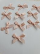 10 fiocchetti rosa 3x3